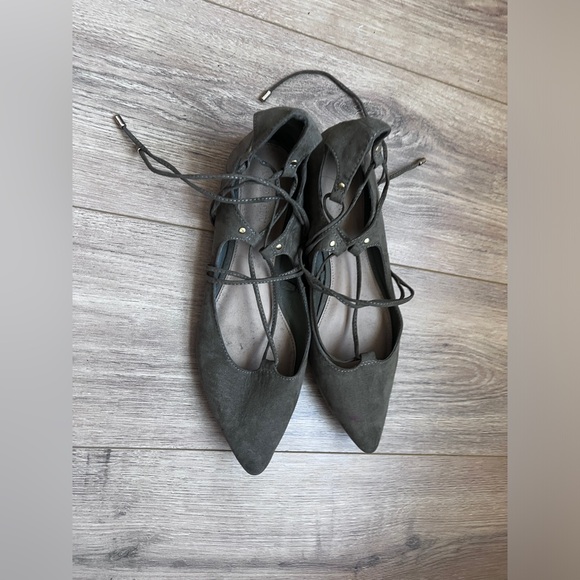 Elegant Women's Lace-Up‎ Flats Size 8 - Picture 1 of 6